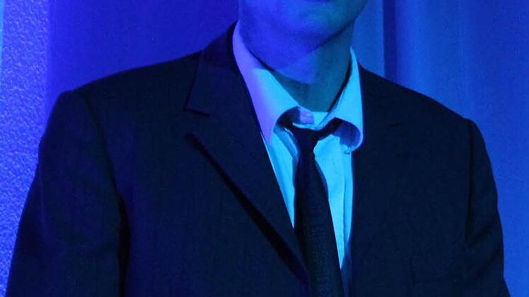 Der arme Lauterbach (Daniel Leistner) versäuft sein Leben und landet in der Hölle.