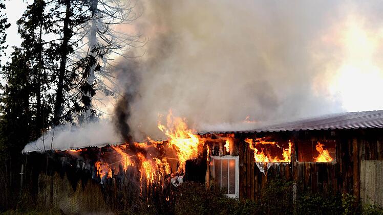 Eine riesige Rauchsäule war weithin zu sehen. Foto: Dieter Radziej