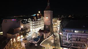 Glühwein, Bratwurst - Und Riesenrad: Winterdorf in Nürnberg eröffnet