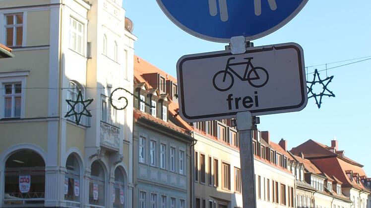 ....in Gegenrichtung auch Radfahrer.