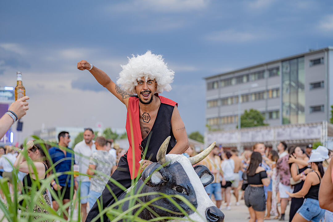 Mit vielen internationalen und nationalen Live-Acts!