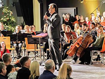 Insgesamt wirkten über 180 Schüler des Gymnasiums an den beiden Weihnachtskonzert mit.