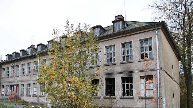 Noch in diesem Monat wird mit dem Abriss der ehemaligen Schuhfabrik Ott am Ortsrand von Presseck begonnen. Der Gemeinderat vergab am Montag hierf&uuml;r den Auftrag.