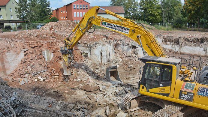 Vom ehemaligen Kreiskrankenhaus sind eigentlich nur noch die Tiefkeller übrig. Alles andere wurde dem Erdboden gleich gemacht. Foto: Hanns Friedrich