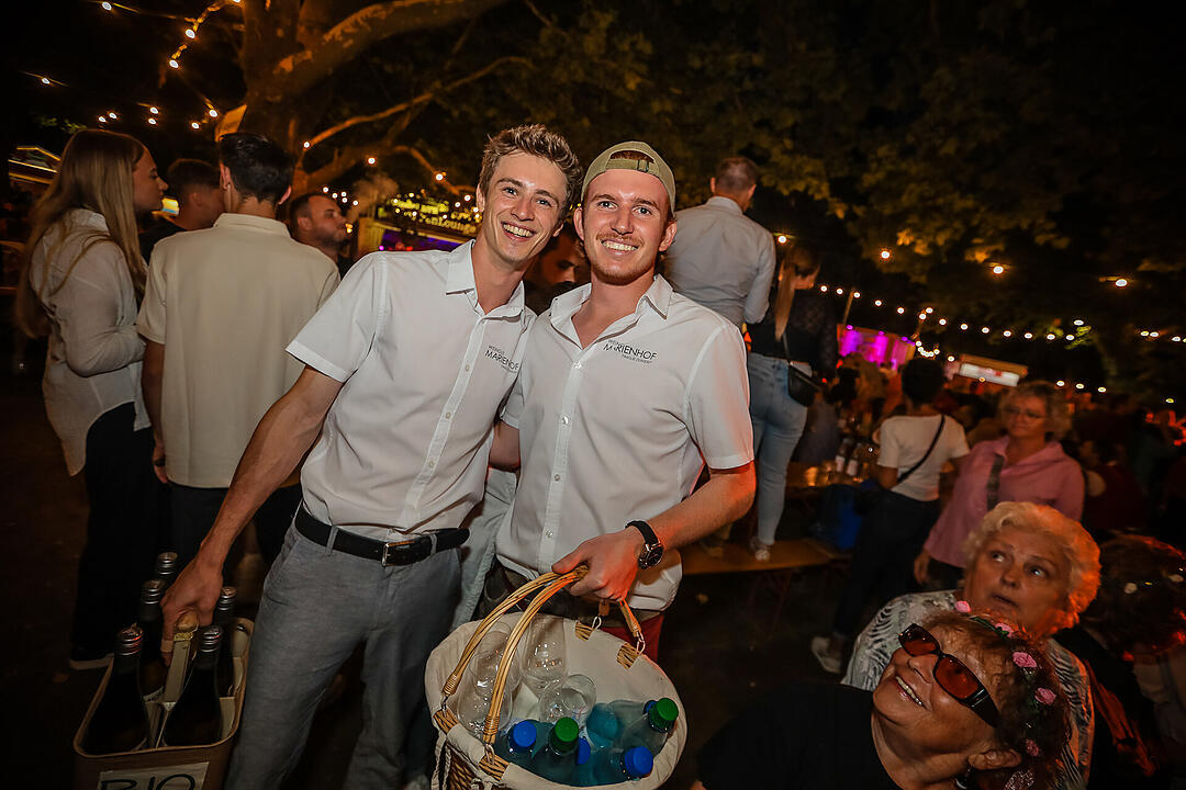 Impressionen vom größten Weinfest in Franken!