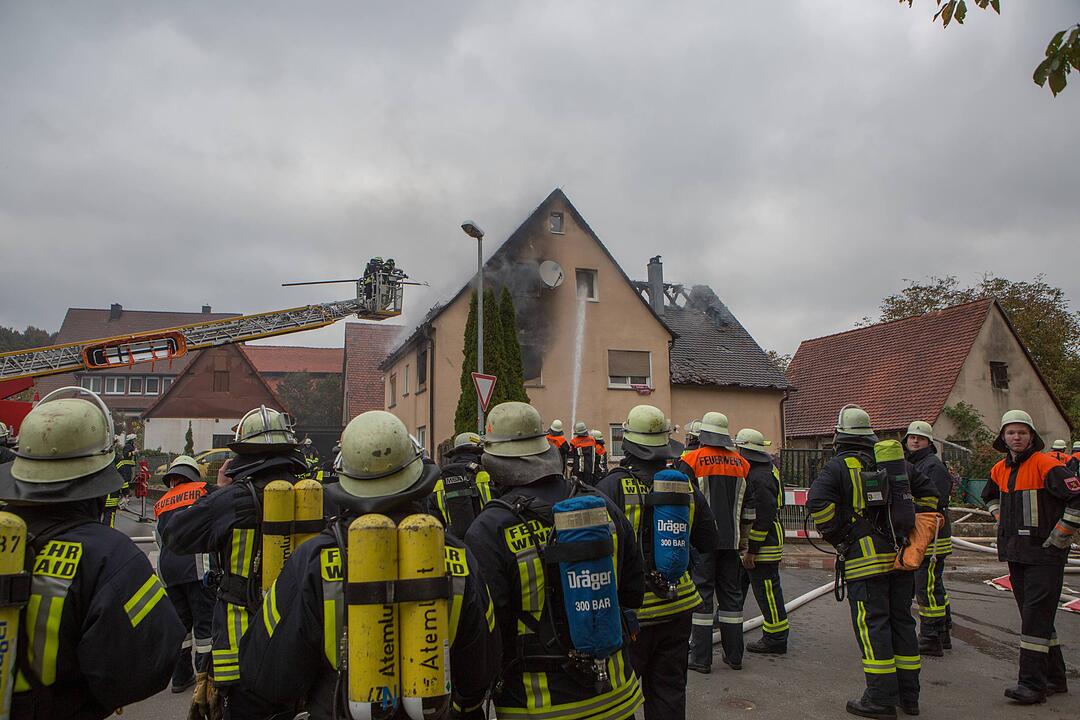 Wohnhausbrand bei Altdorf fordert Feuerwehr