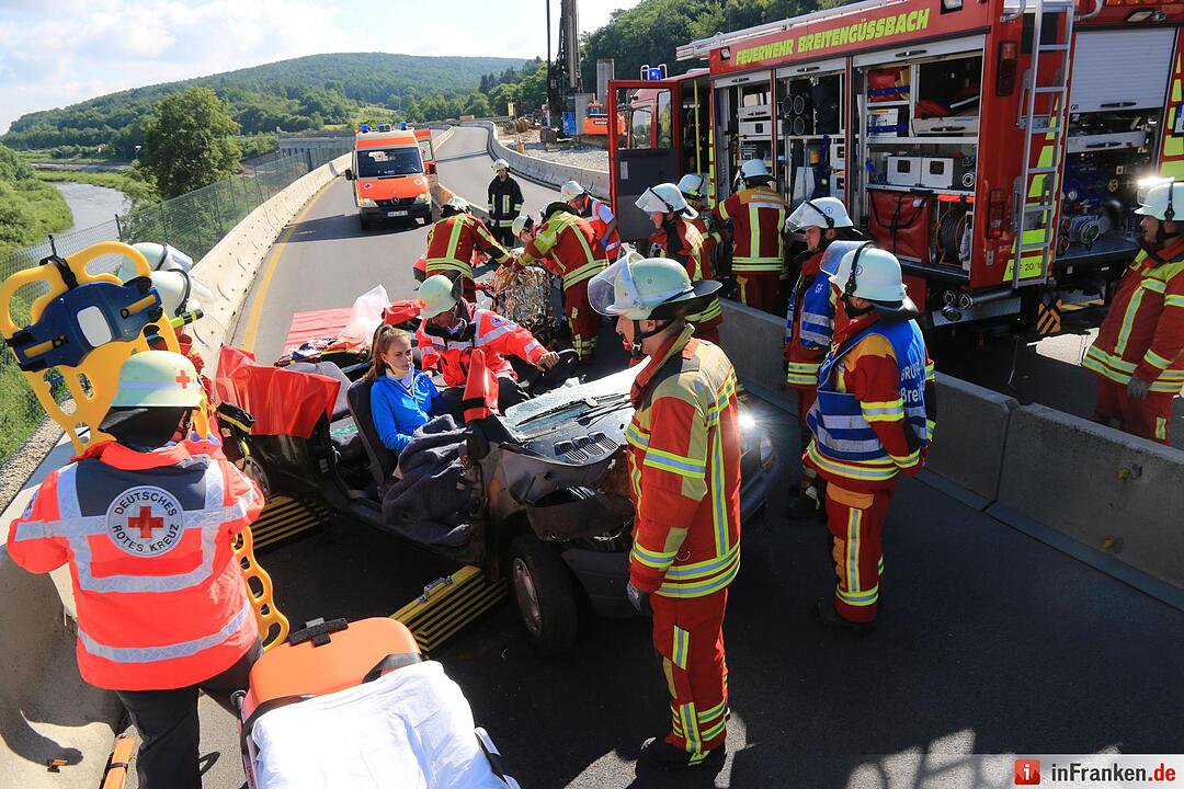 Großübung auf A73 bei Breitengüßbach