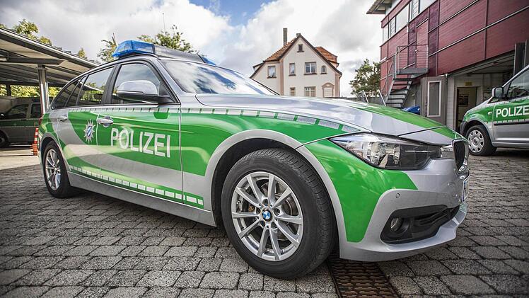 Noch fährt die Polizei im Kreis grün-silber; hier ein Streifenwagen der Inspektion Haßfurt.  Foto: René Ruprecht