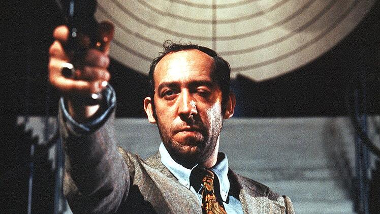 Wenige Jahre, bevor er der Komiker "Didi" wurde, sorgte Dieter Hallervorden als Chef der Verfolgerbande in Wolfgang Menges "Millionenspiel" für kalten Angstschweiß.