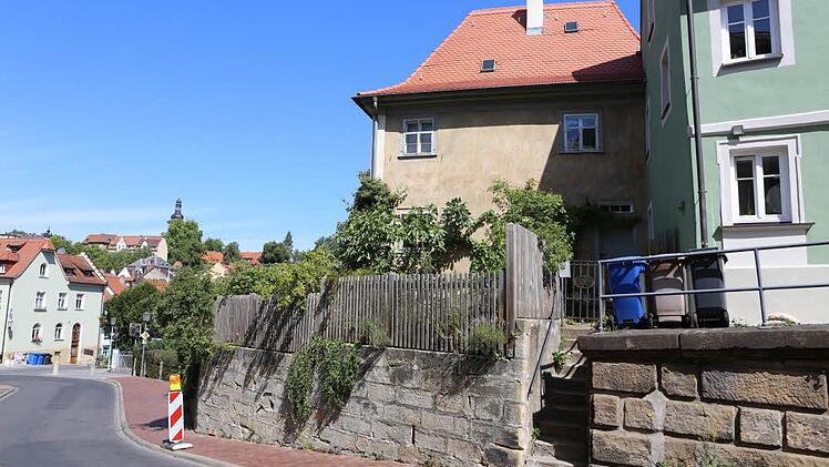Nahe der Karmelitenkirche liegt das restaurierte Anwesen der Familie Vetterling, das von außen und innen sein Alter zeigen darf. Foto: Barbara Herbst