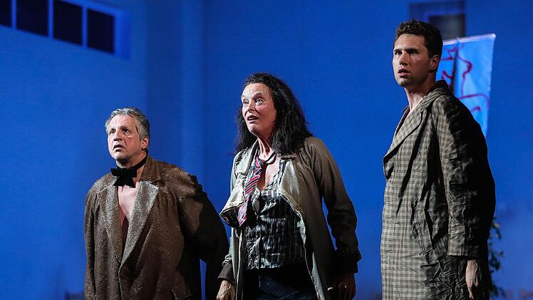 Die Oper "Aufstieg und Fall der Stadt Mahagonny" von Bert Brecht und Kurt Weill feierte Premiere am Landestheater Coburg. Regie führte Konstanze Lauterbach.Foto: Henning Rosenbusch