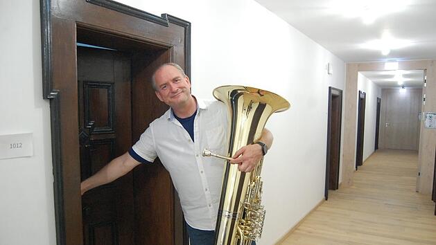 An der Musikakademie gelangen Dozenten und Kursteilnehmer zum &Uuml;bernachten durch schmale T&uuml;ren in die ehemaligen Klosterzellen. Foto: Wolfgang D&uuml;nnebier