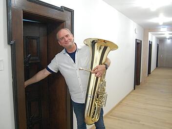 An der Musikakademie gelangen Dozenten und Kursteilnehmer zum &Uuml;bernachten durch schmale T&uuml;ren in die ehemaligen Klosterzellen. Foto: Wolfgang D&uuml;nnebier