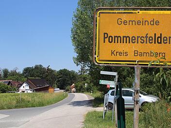 In Pommersfelden regt sich wieder Protest gegen den Bebauungsplan zur Erweiterung der Bäckerei Burkard. Foto: Franziska Rieger (Archiv)