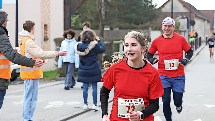 Erwachsene und Jugendliche aus Nüdlingen nahmen am Stadtlauf in der Partnerschaftsgemeinde St. Marcel teil.
