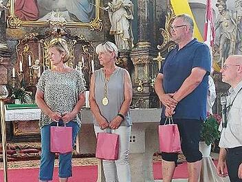 Wortgottesdienstleiterin Angela Höger, Gisela Wohlhöfner, Renate Brütting, Matthias Roppelt und Wallfahrtsführer Michael Dauer.