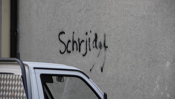 Auch dieses Privatanwesen in der Centstra&szlig;e wurde beschmiert.