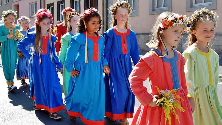 Beim Festumzug durch Münnerstadt. Foto: Sigismund von Dobschütz