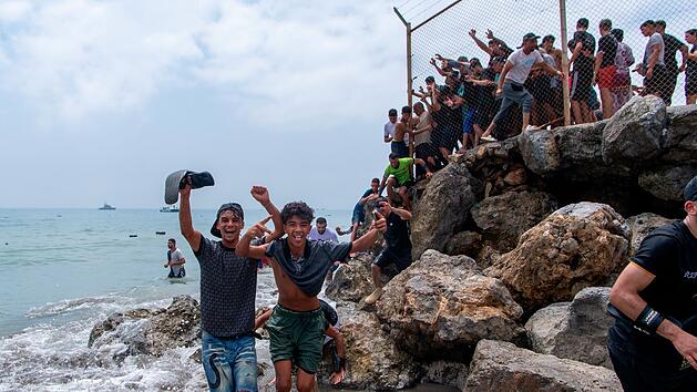Migranten in Spanien-Exklave Ceuta
