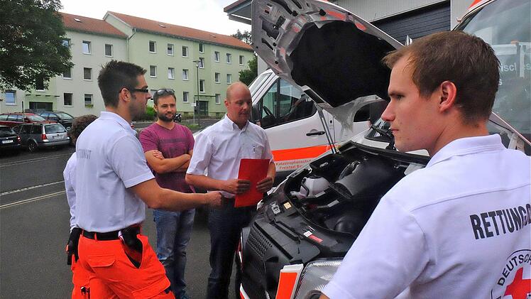 Übergabe der Fahrzeuge in Hammelburg  Foto: Gerd Schaar