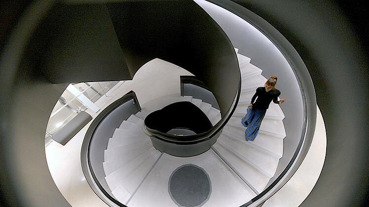 Das Museum in Vilnius biete der S&auml;ngerin Zaz eine atemberaubende Kulisse.