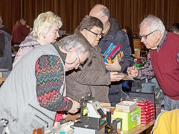 Reger Handel herrschte auf der Fotobörse in Michelau.  Foto: Klaus Gagel