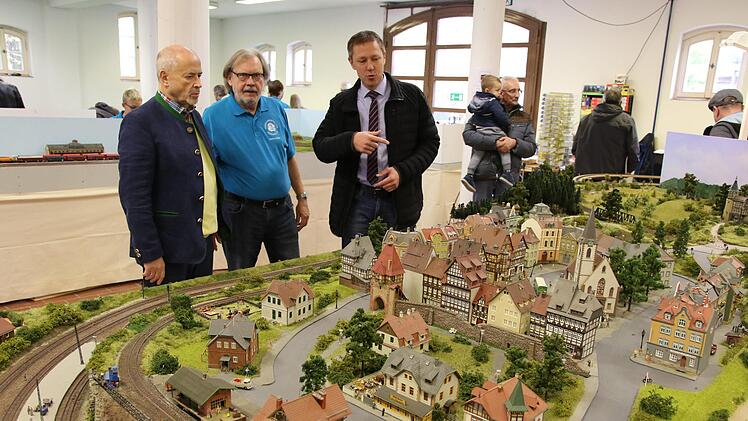 Heike, Gillde und Steiner an der Vereinsanlage