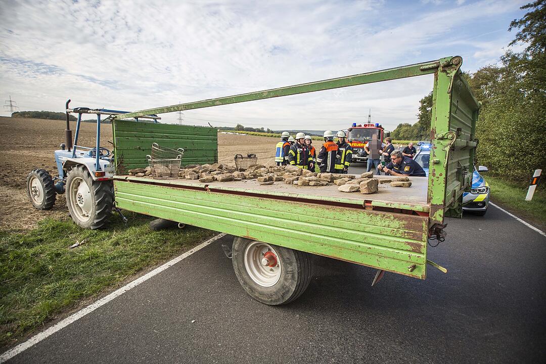 Unfall im Kreis Haßberge: Motorradfahrer prallt gegen Traktor-Anhänger