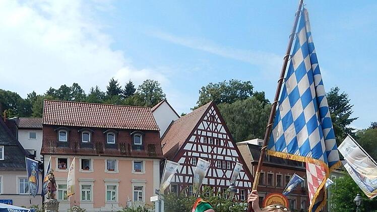 Am Sonntag fand ein Festzug zum Bierstadel statt. Foto: Horst Wunner