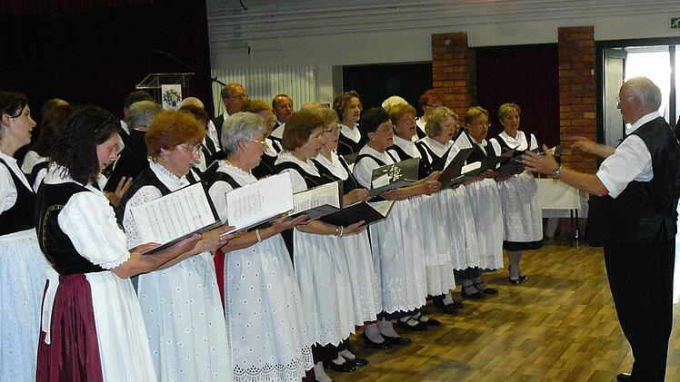 Der St. Iwaner Chor begeisterte mit seinen Gesangsdarbietungen.