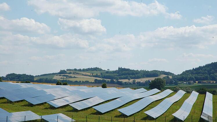 Ein Solarfeld in der Nähe von Neustadt bei Coburg.