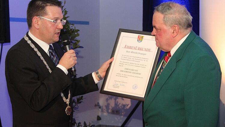 Albrecht Zwanzger mit Bürgermeister