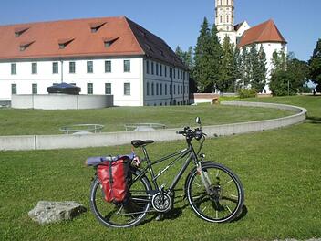 Mit seinem E-Fahrrad machte sich der ehemalige Br&uuml;ckenauer Stadtrat Erwin Miller von Aalen aus zum Gardasee und zur&uuml;ck.Erwin Miller