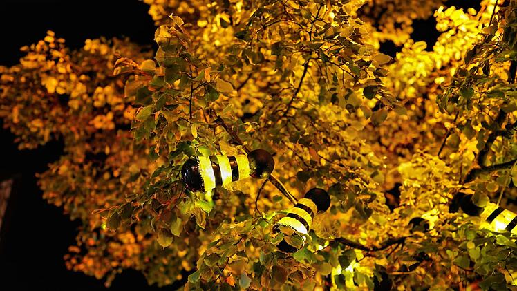 Leuchtende Bienen