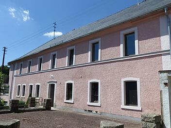 Das Haus und das Areal rund um Marienweiher 16 sollen zu einem Wallfahrerzentrum ausgebaut werden. Die Sanierung wird teuer, bietet aber hervorragende Perspektiven für den ganzen Ort.Klaus Peter Wulf