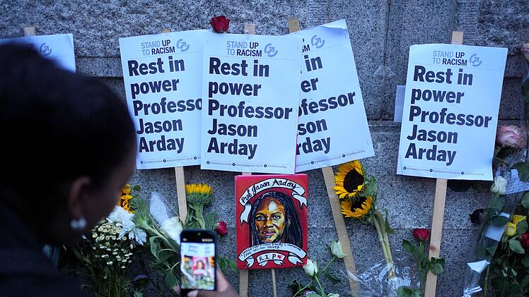 Mahnwache nach Tod von Cambridge-Professor Arday
