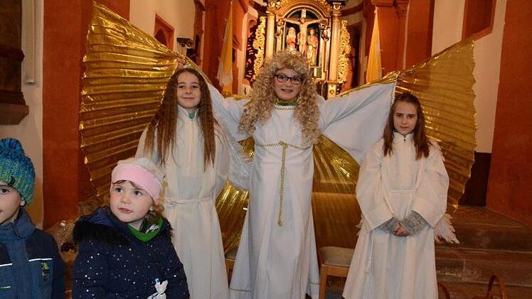 Das Christkind und seine Helfer kommen auf den Diebacher Adventsmarkt.  Foto: Elisabeth Assmann/Archiv