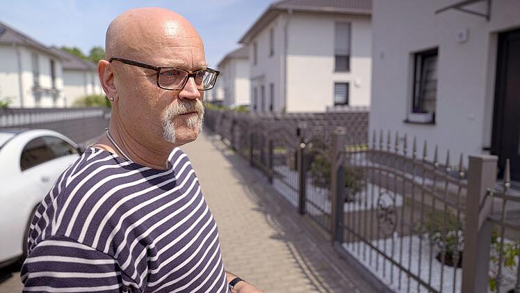 Auch Privathaushalte können gegen die Hitze aktiv werden. Ulf Soltau, Biologe und Autor des Blogs "Gärten des Grauens", zeigt die Nachteile der beliebten Schottergärten auf - und rät zu Alternativen, die für Klima und Biodiversität förderlich sind.