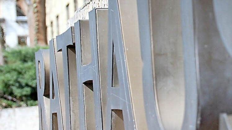 Einige Kratzer hat das Kronacher Ratsgremium am Montag abbekommen. Im Sitzungssaal gab es einen kurzen, aber sehr heftigen Wortwechsel. Foto: Marco Meißner