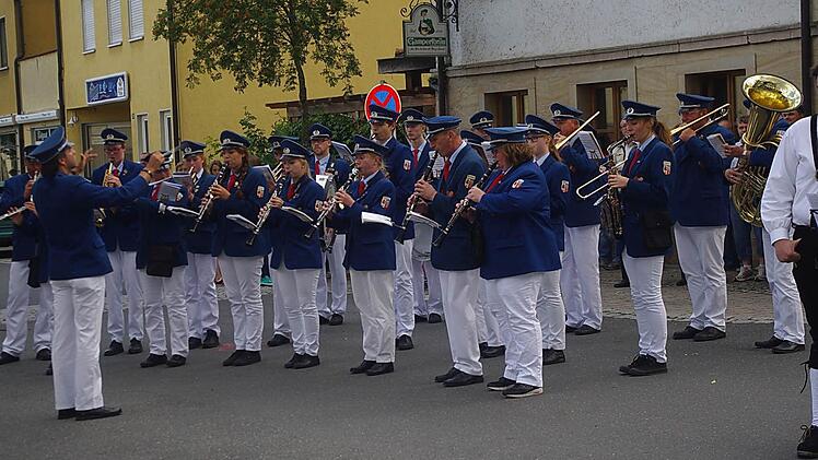 Das Blasorchester TV Jahn Bockum bei der Serenade