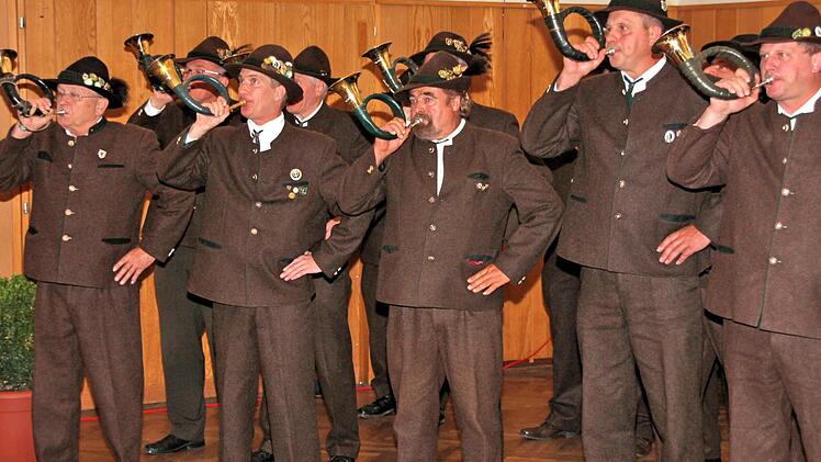 Die Bläsergruppe des Jägervereins Bad Kissingen wirkte an der Hauptversammlung in Maßbach mit und spielte einige Stücke.  Foto: Dieter Britz