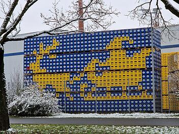 Bayreuth: Brauerei Maisel mit Weihnachtsaktion - Mitarbeiter bauen "Kastenkunstwerk"