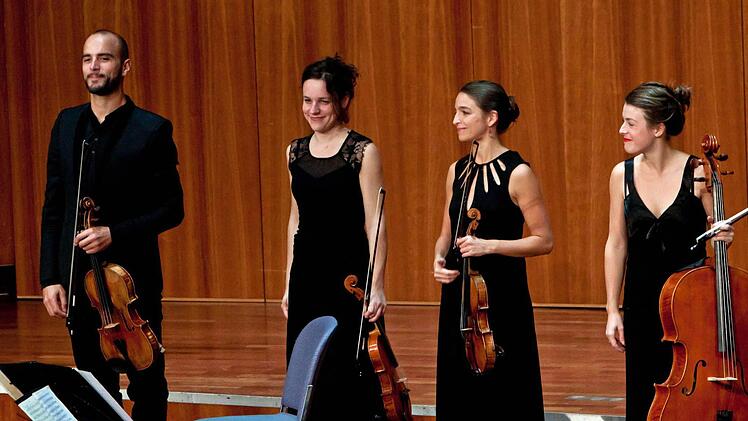 Reichlich Beifall gab es für das "Quatuor Voce" (von links): Guillaume Becker, Cecile Roubin, Sarah Dayan und Lydia Shelley.Foto: Jochen Berger