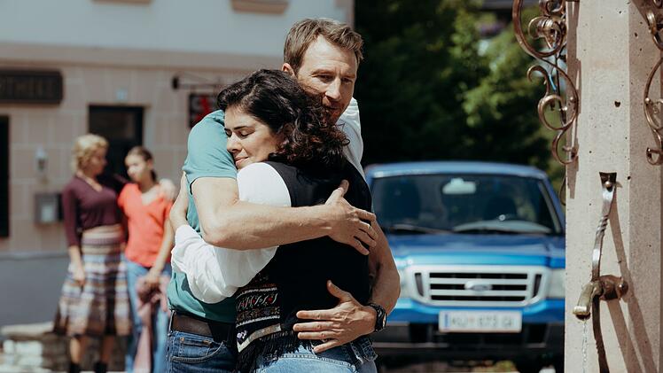 Das Treffen mit Becki Tummler (Mina &Ouml;zlem Sagdic) verl&auml;uft f&uuml;r Hans Gruber (Heiko Ruprecht) anders als gedacht.