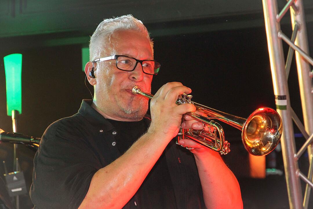 RADSPITZ live im Schwingen Nightlife