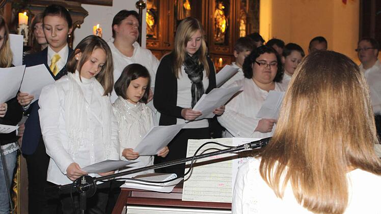Der Ministrantenchor gab unter der Leitung von Werner Stumpf sein Bestes.