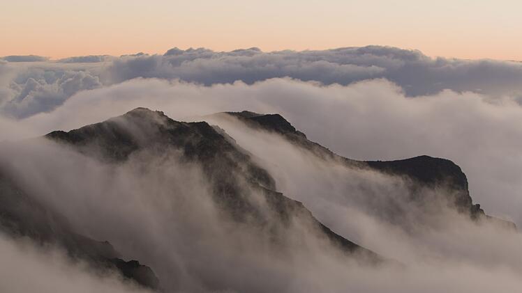 Der majest&auml;tische Sonnenaufgang auf dem Vulkanberg Haleakalā auf der Insel Mau'i ist ein bewegendes Naturschauspiel.