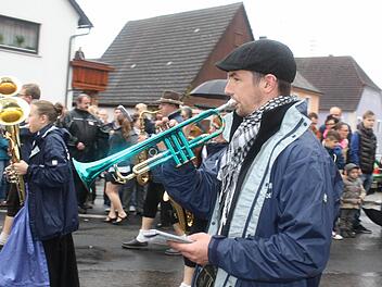 Die Wachenrother Blaskapelle sorgte für den richtigen Sound. Foto: Sonja Werner