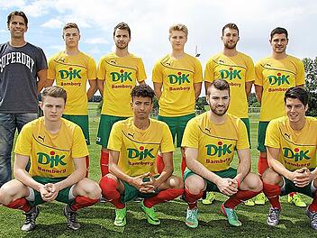 Die Neuzugänge der Bayernliga-Mannschaft der DJK Don Bosco Bamberg (stehend v. l.): Trainer Gerd Schimmer, Ulrich Spies, Daniel Schäffler, Martin Körner (alle FC Eintracht Bamberg), Nicolas Esparza (SC Eltersdorf), Alexander Eckert (VfL Frohnlach); (vorne v. l.) Pascal Niersberger, Calvin Sengül (beide FC Eintracht Bamberg), Alexander Toncic (TB St. Johannis Nürnberg), Luca Ljevsic (FC Eintracht Bamberg). Es fehlt: Jeffrey Vaina (FC Eintracht Bamberg).  Foto: anpfiff.info