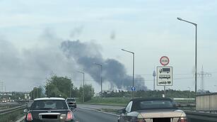 Großbrand in Nürnberg: Rauchwolken ziehen über die Stadt